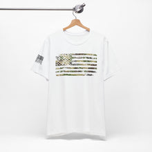 Load image into Gallery viewer, Distressed Camo Flag Tee